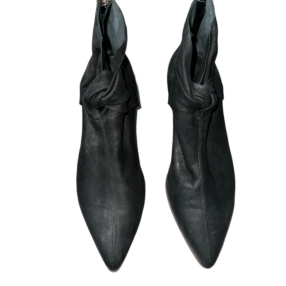 LD TUTTLE pointed Booties Size 40